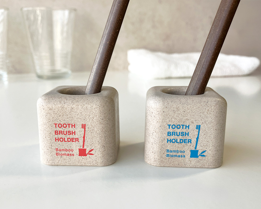 _カラー印刷 旅館・ホテル向け歯ブラシスタンド｜取り間違い防止と環境配慮を両立するバイオマス製品