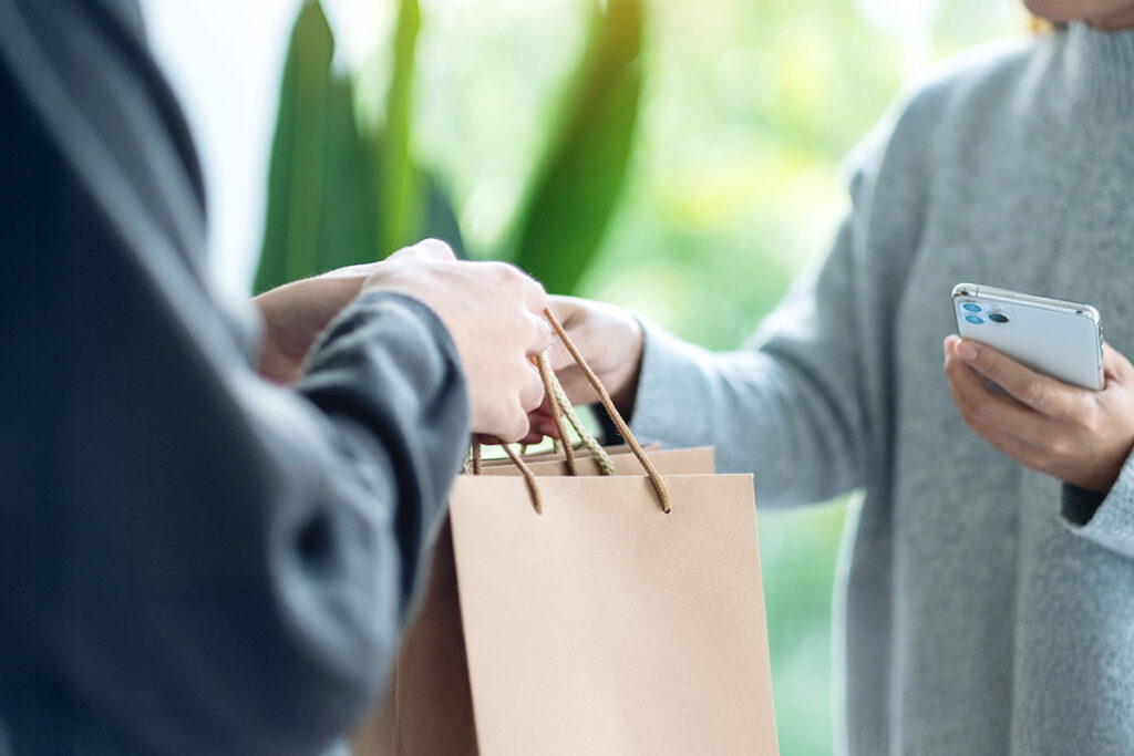 _サムネイル-1024x683 ノベルティ選びで差がつく|販促効果を高める人気アイテム7選を紹介