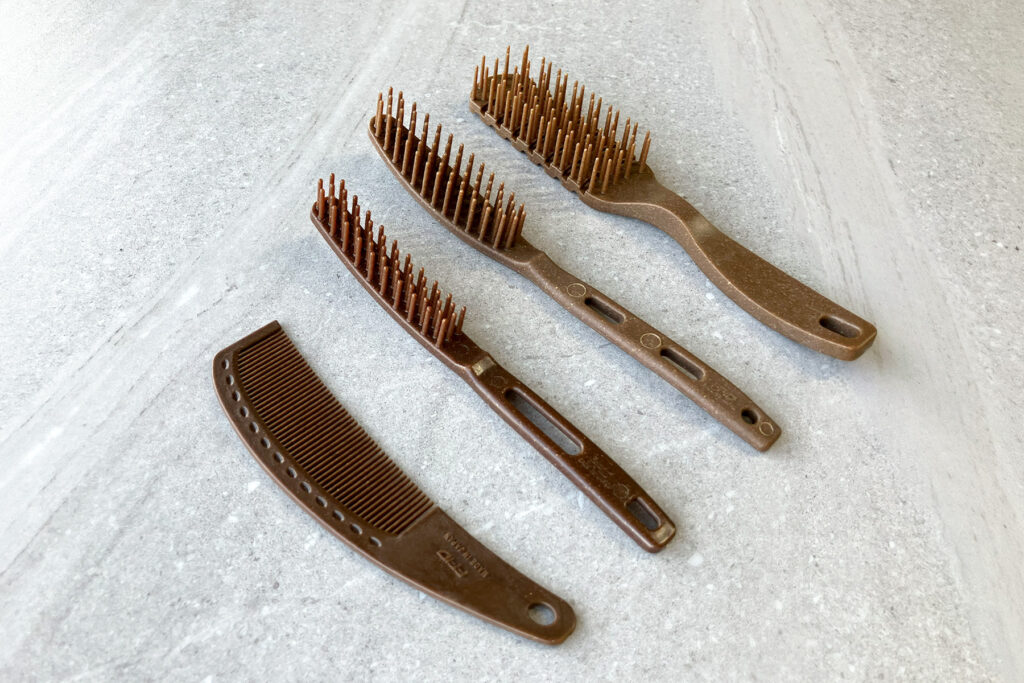 ヘアブラシ類_サムネイル-1024x683 ホテルのヘアブラシ、どれを選ぶ?お客様に合わせて考えるアメニティ選び